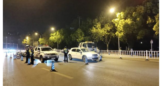 荆门交警曝光8起典型案例