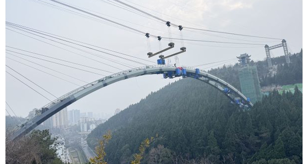 象山雨山“两山”廊桥主拱圈合龙